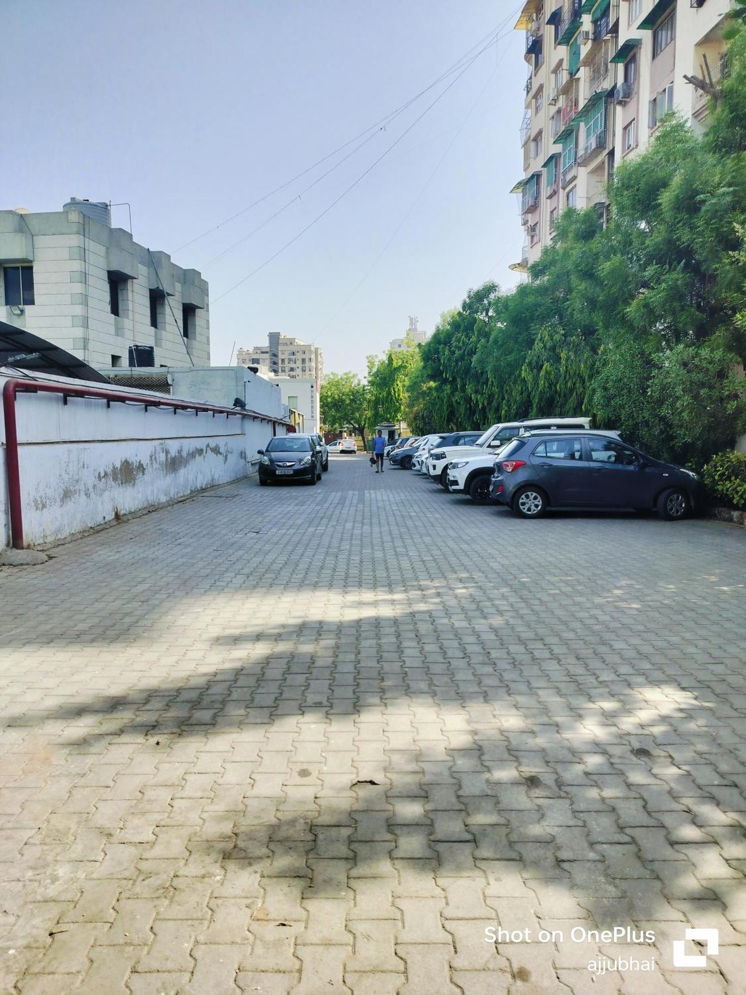 Hotel Sun N Step Club Ahmedabad Buitenkant foto