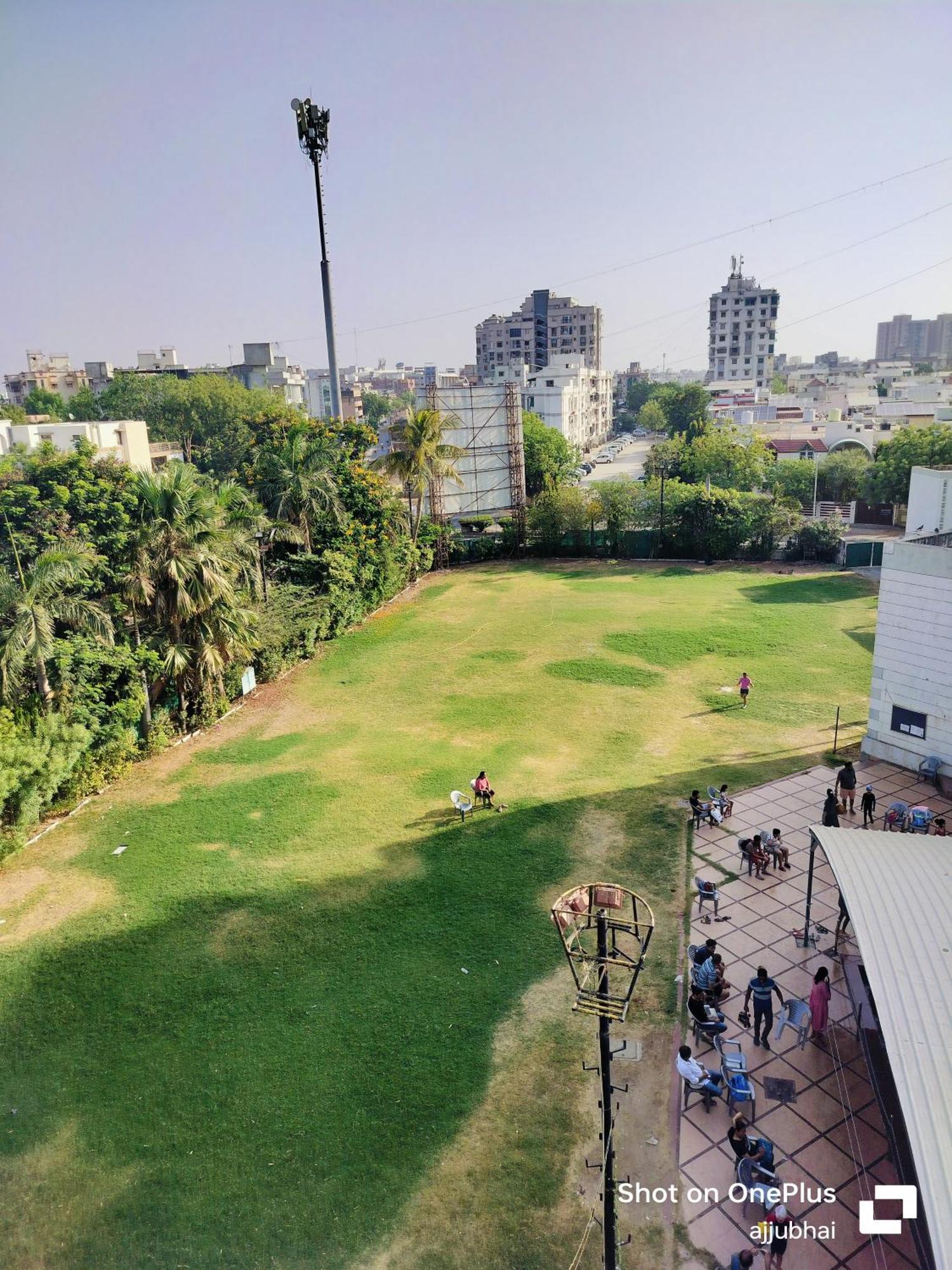 Hotel Sun N Step Club Ahmedabad Buitenkant foto